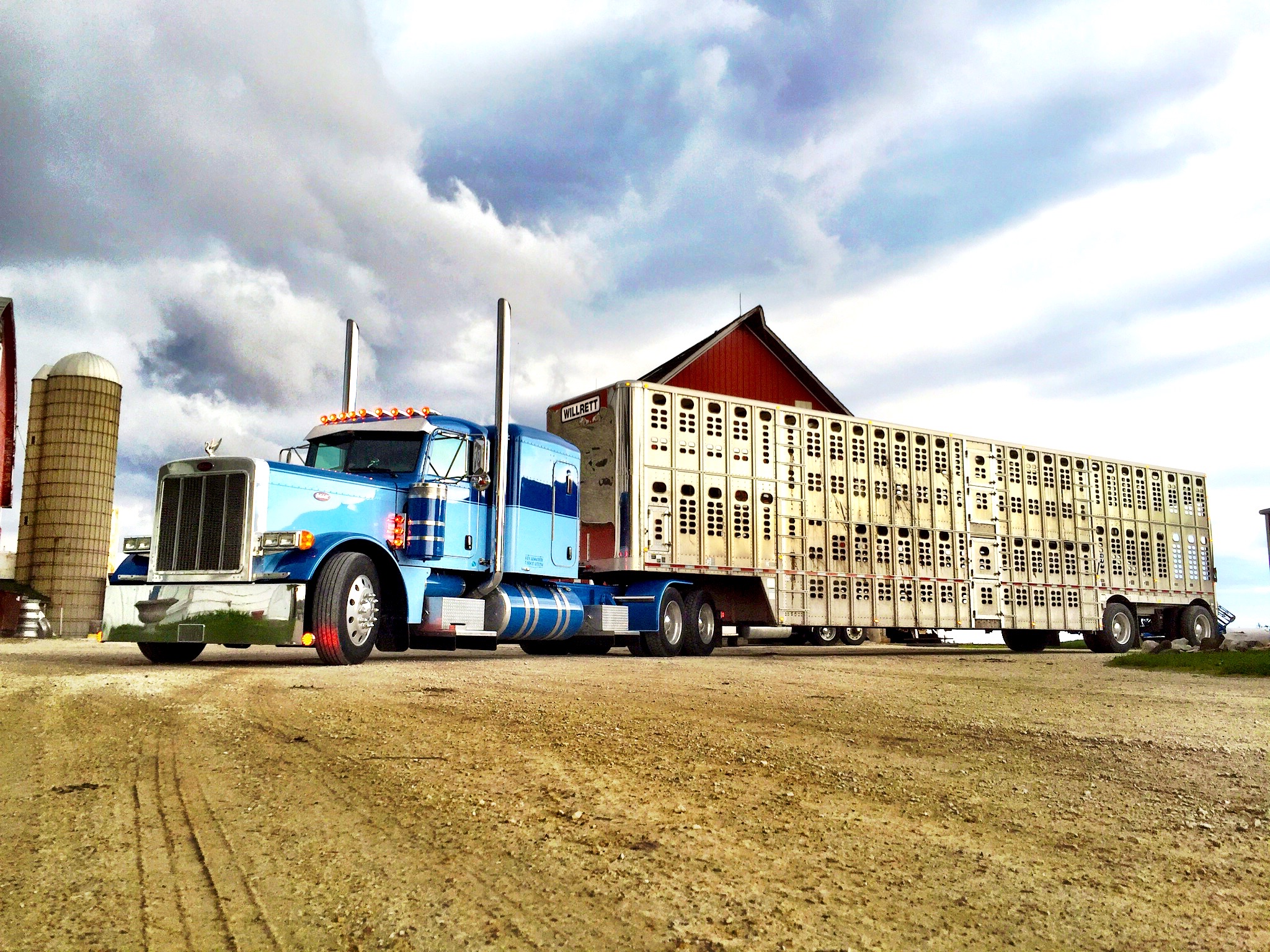 Agriculture Heavy Hauling Services Equipment Express Inc.